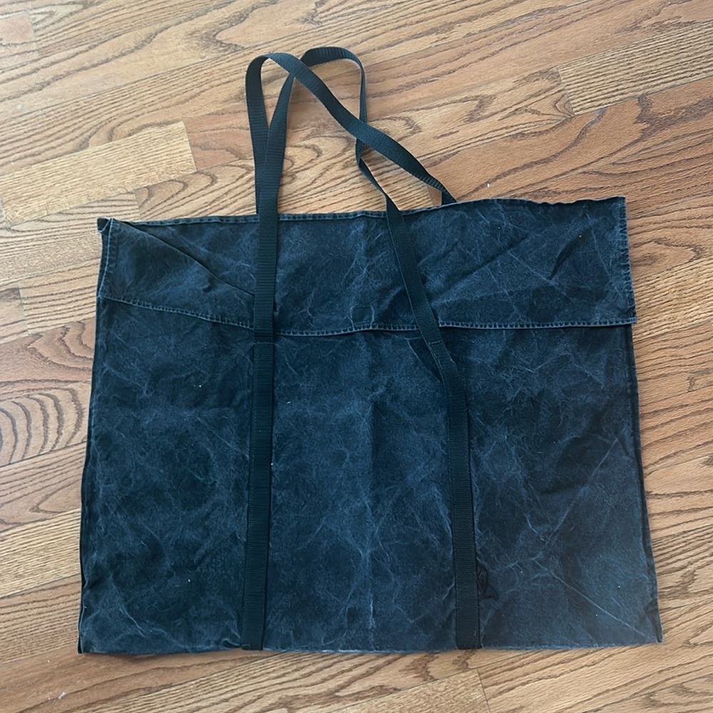 Artwork carrier